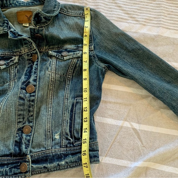 🦋AE | Cropped Denim Jacket - Picture 9 of 10